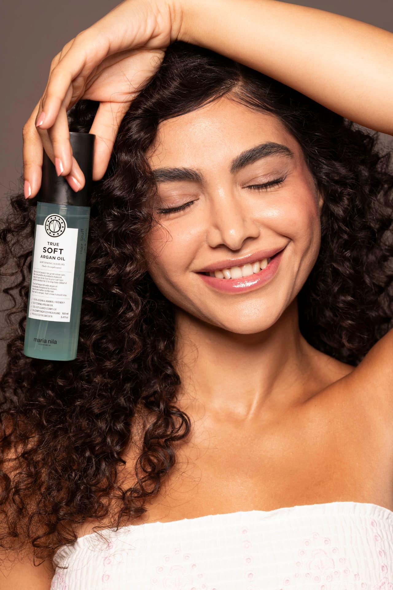 Femy Malekian, Beauty-Porträt mit Produkt
